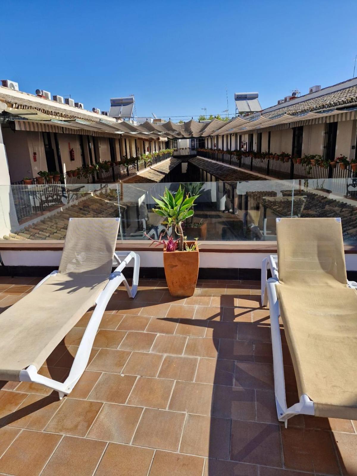 Patio Cartuja Apartment Севиля Екстериор снимка