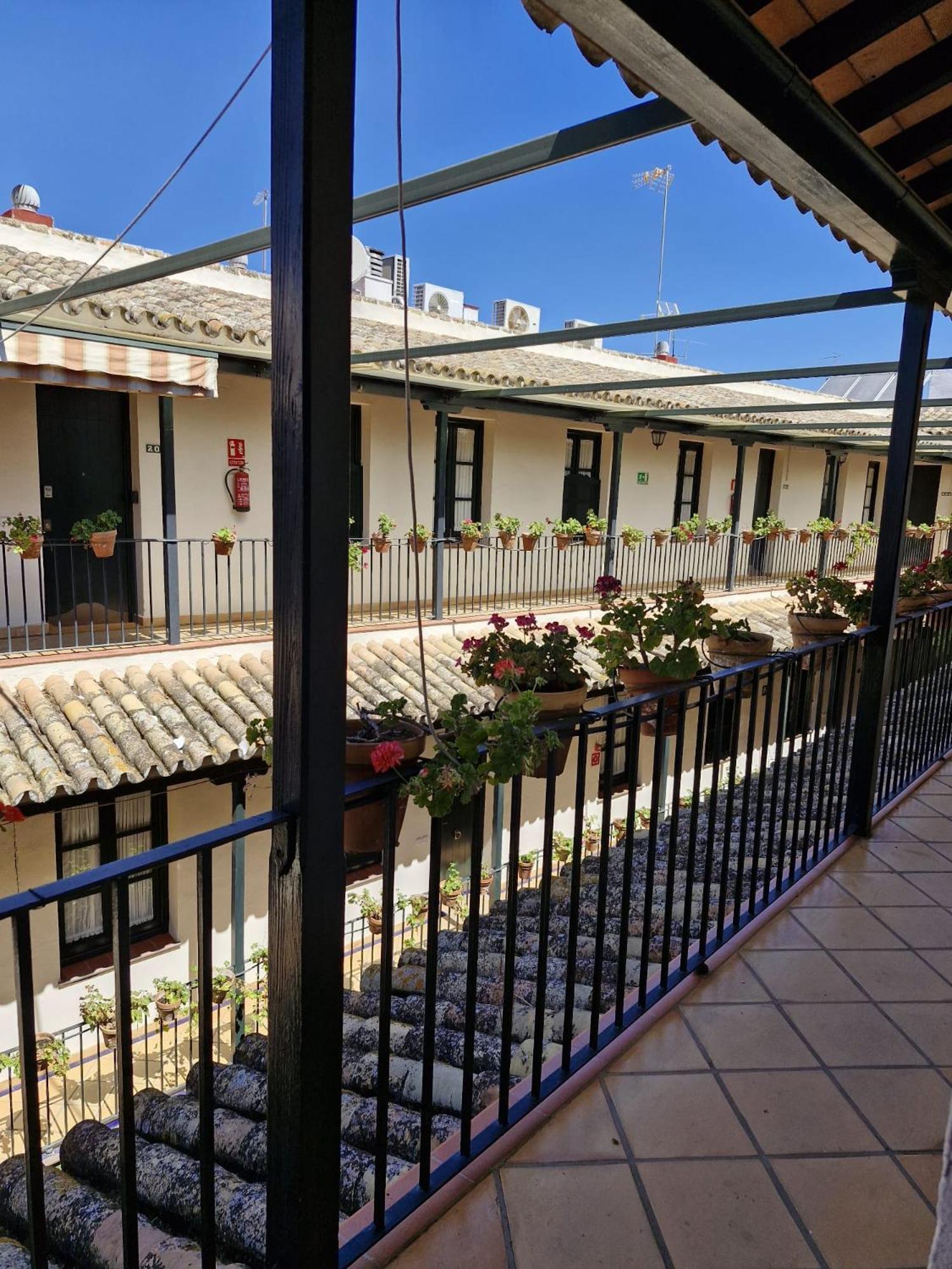 Patio Cartuja Apartment Севиля Екстериор снимка